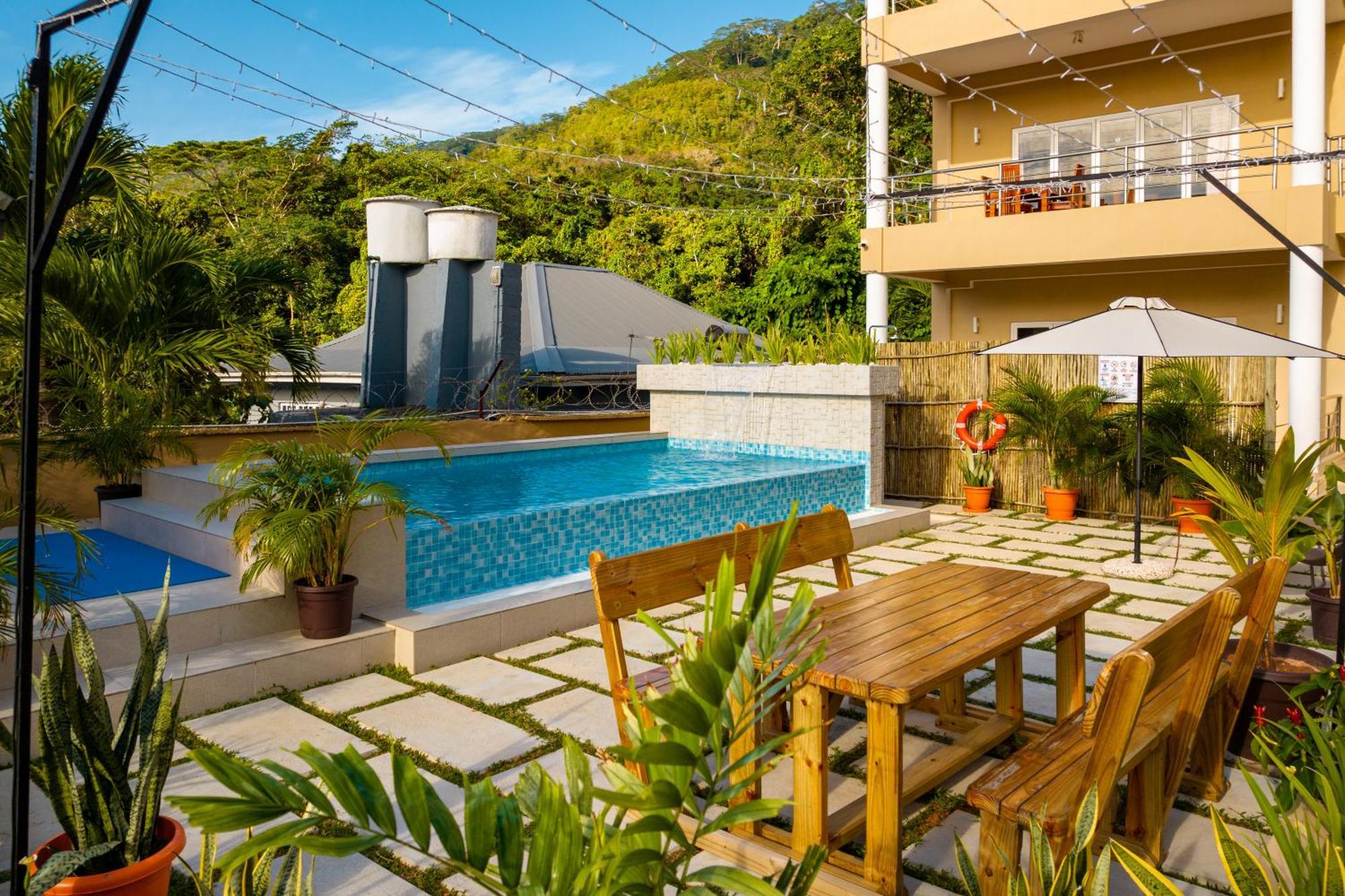 Aparthotel Tropical Hideaway Beau Vallon  Exterior foto