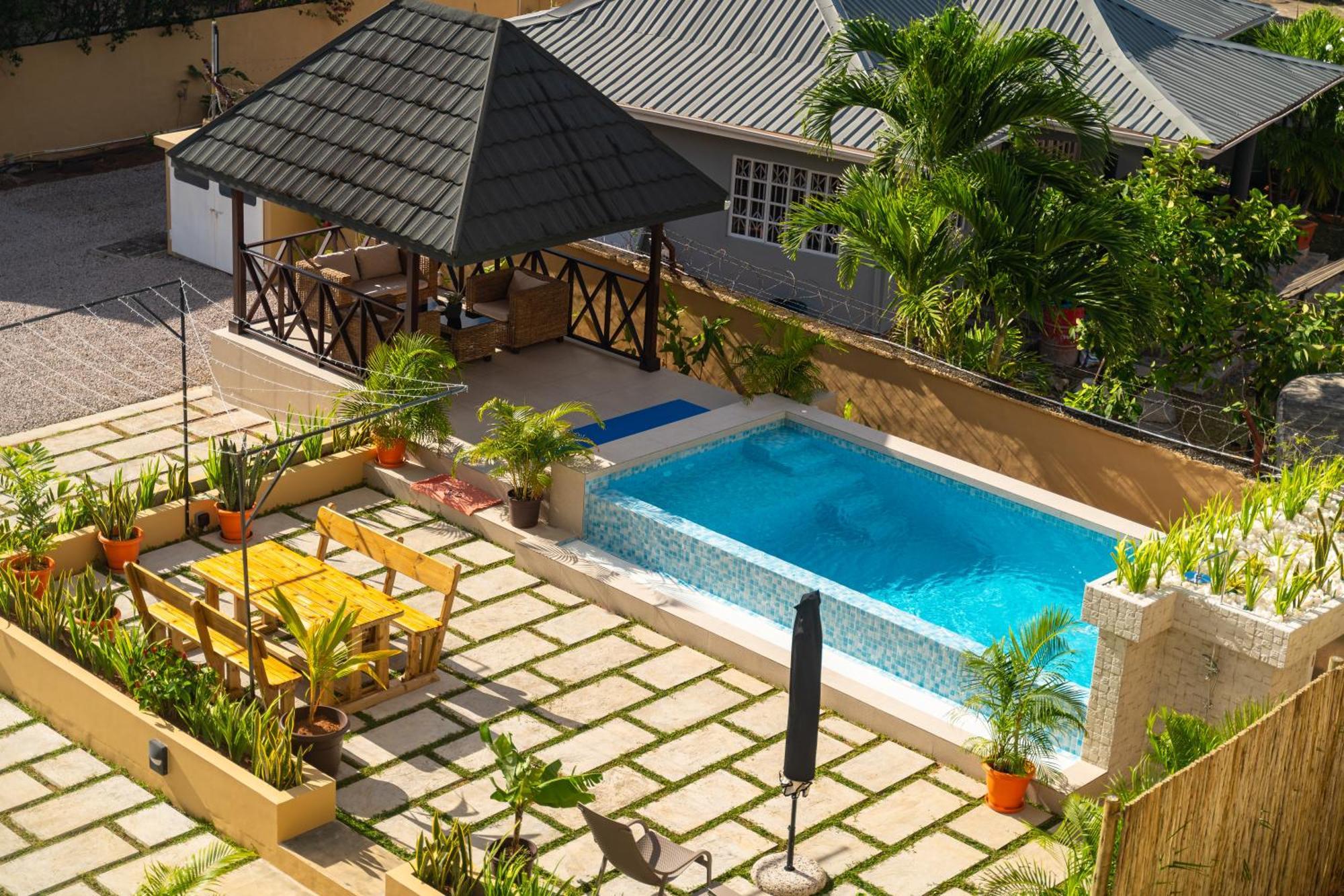Aparthotel Tropical Hideaway Beau Vallon  Exterior foto